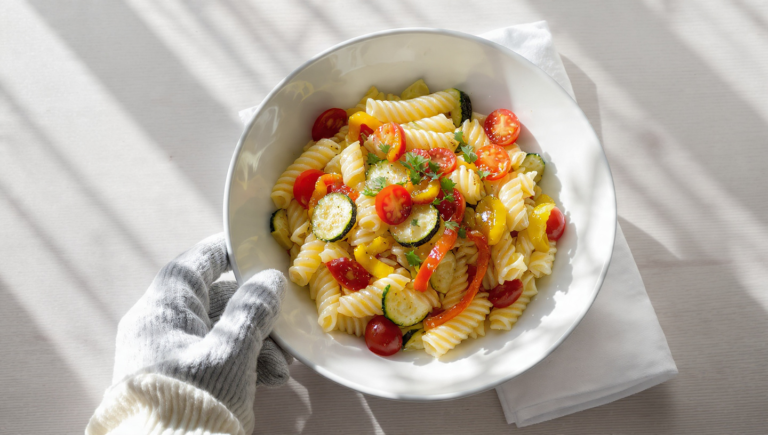 15-minute vegetarian pasta primavera with colorful vegetables, light sauce, and quick weeknight prep.